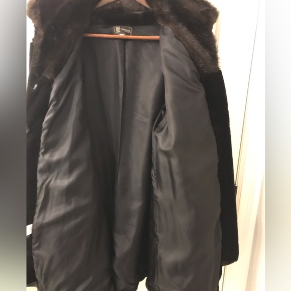 Princess Garment Women’s Faux Fur- Size Medium - Picture 3 of 13